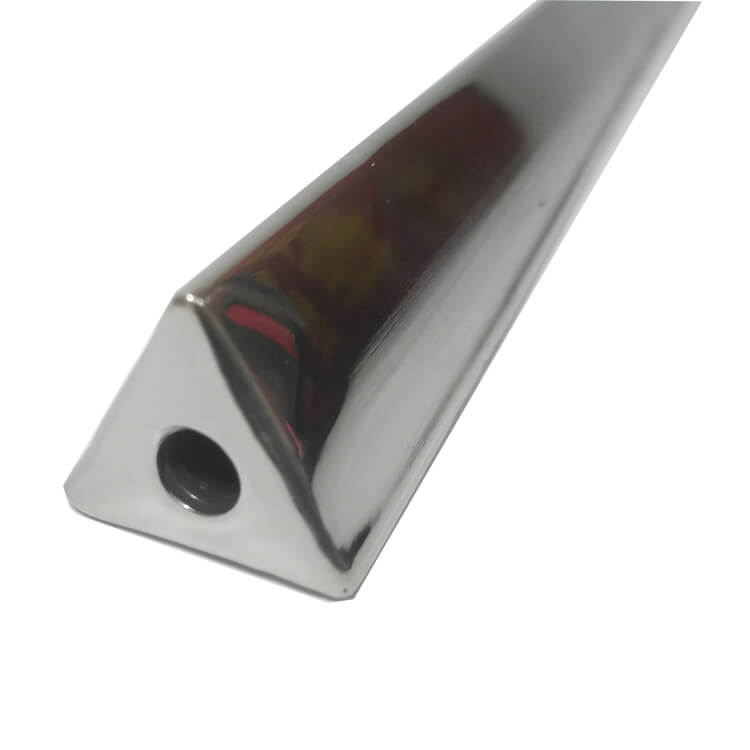 Triangular magnet